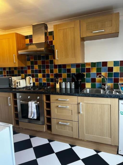Quirky Studio Flat Selfcontained ロンドン エクステリア 写真